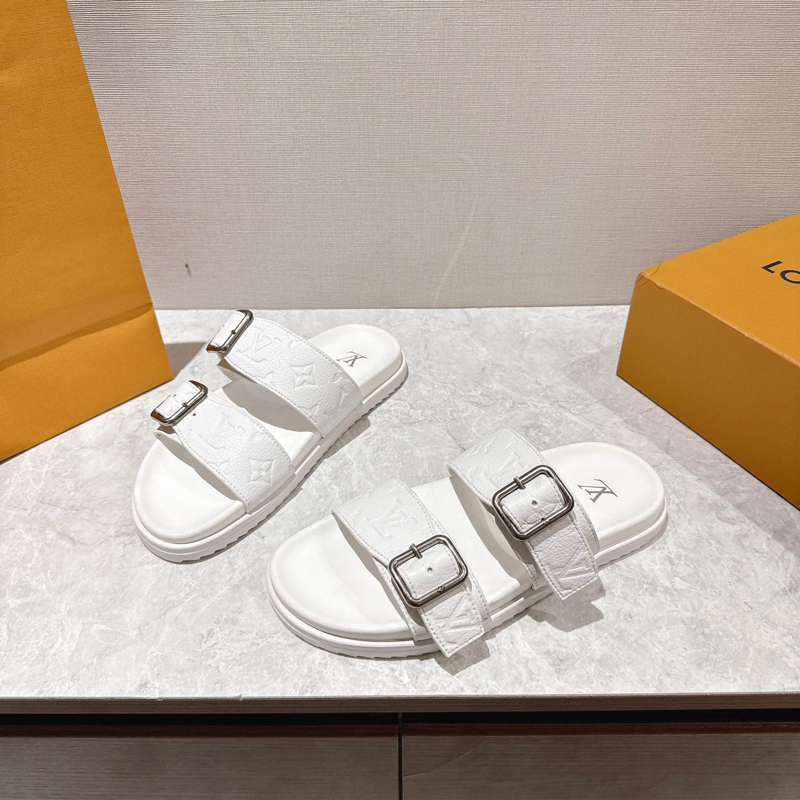 L0vis Vvtt0n LV Venice Mule White 1AHSIX