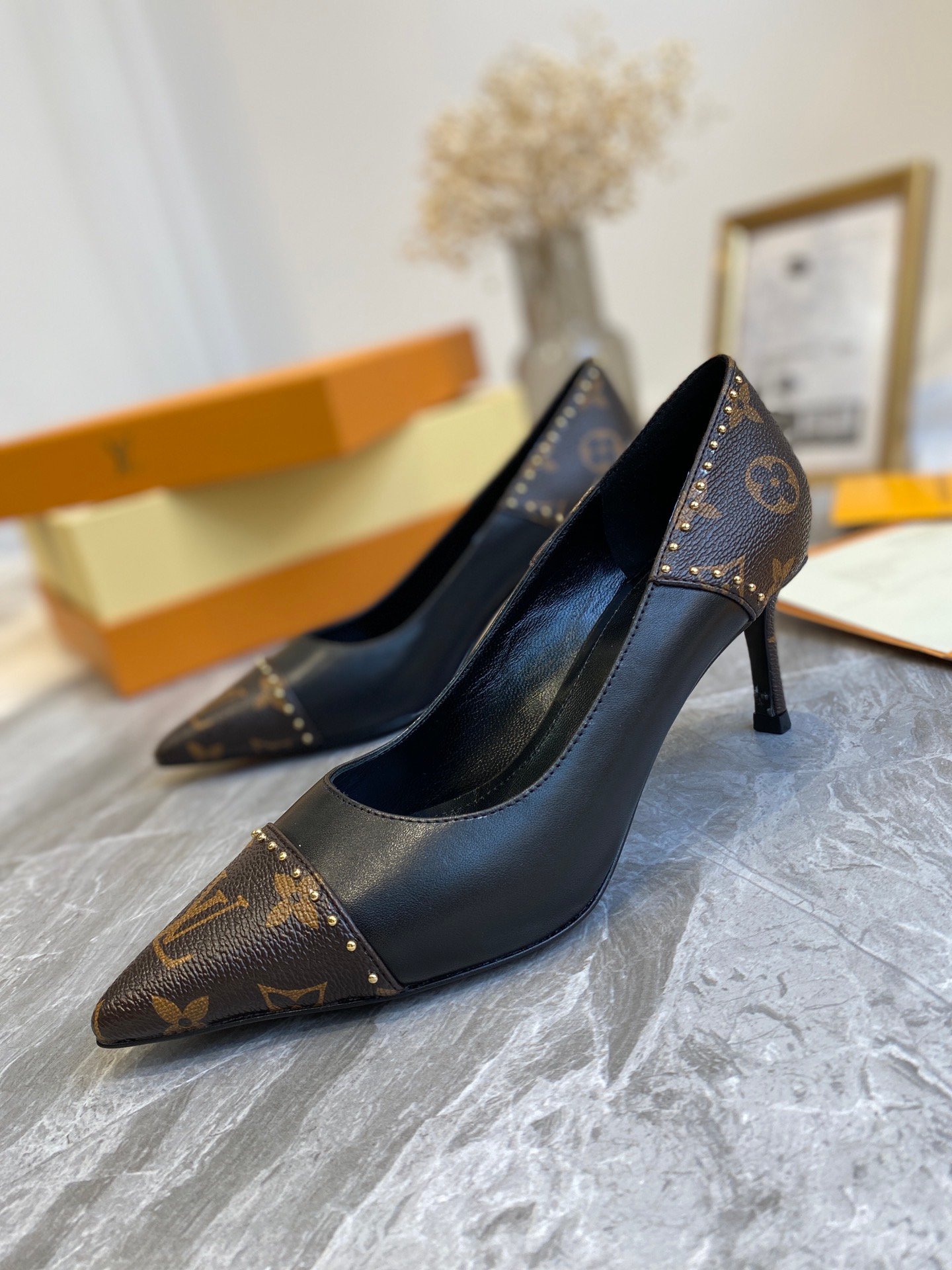 L0vis Vvtt0n Cherie Pump Black Brown 1A8N7F