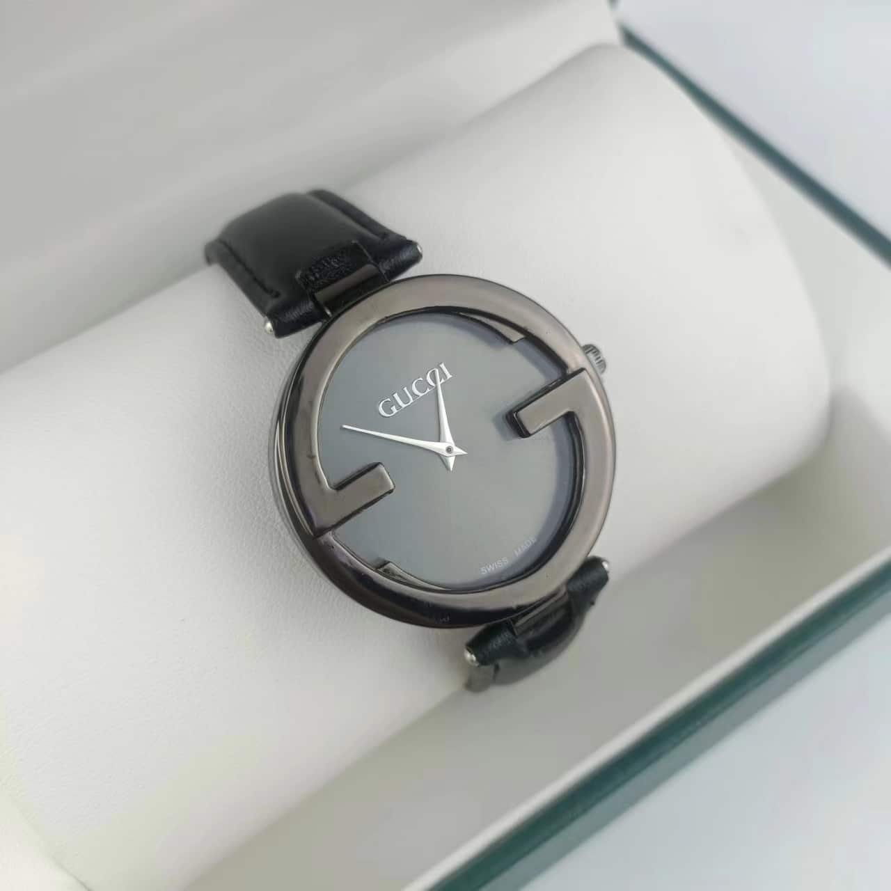 Gvc*1 Interlocking Watch Black Dial 29Mm Ya133501