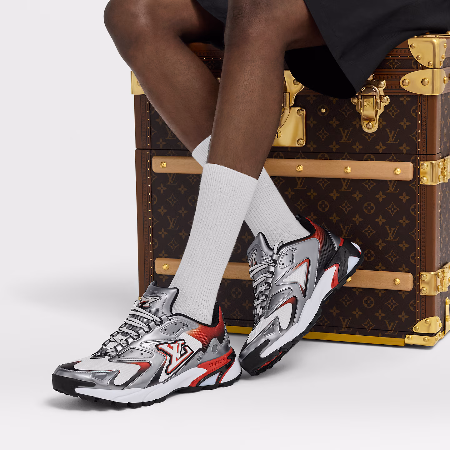 L0vis Vvtt0n LV Runner Tatic Sneaker Red 1ADI6S