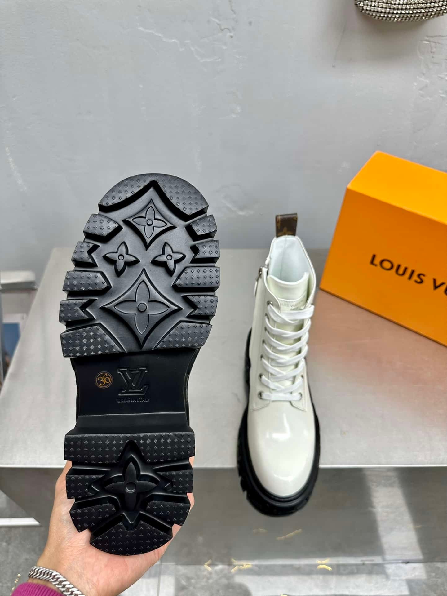 L0vis Vvtt0n Lv Record Ranger Boot White