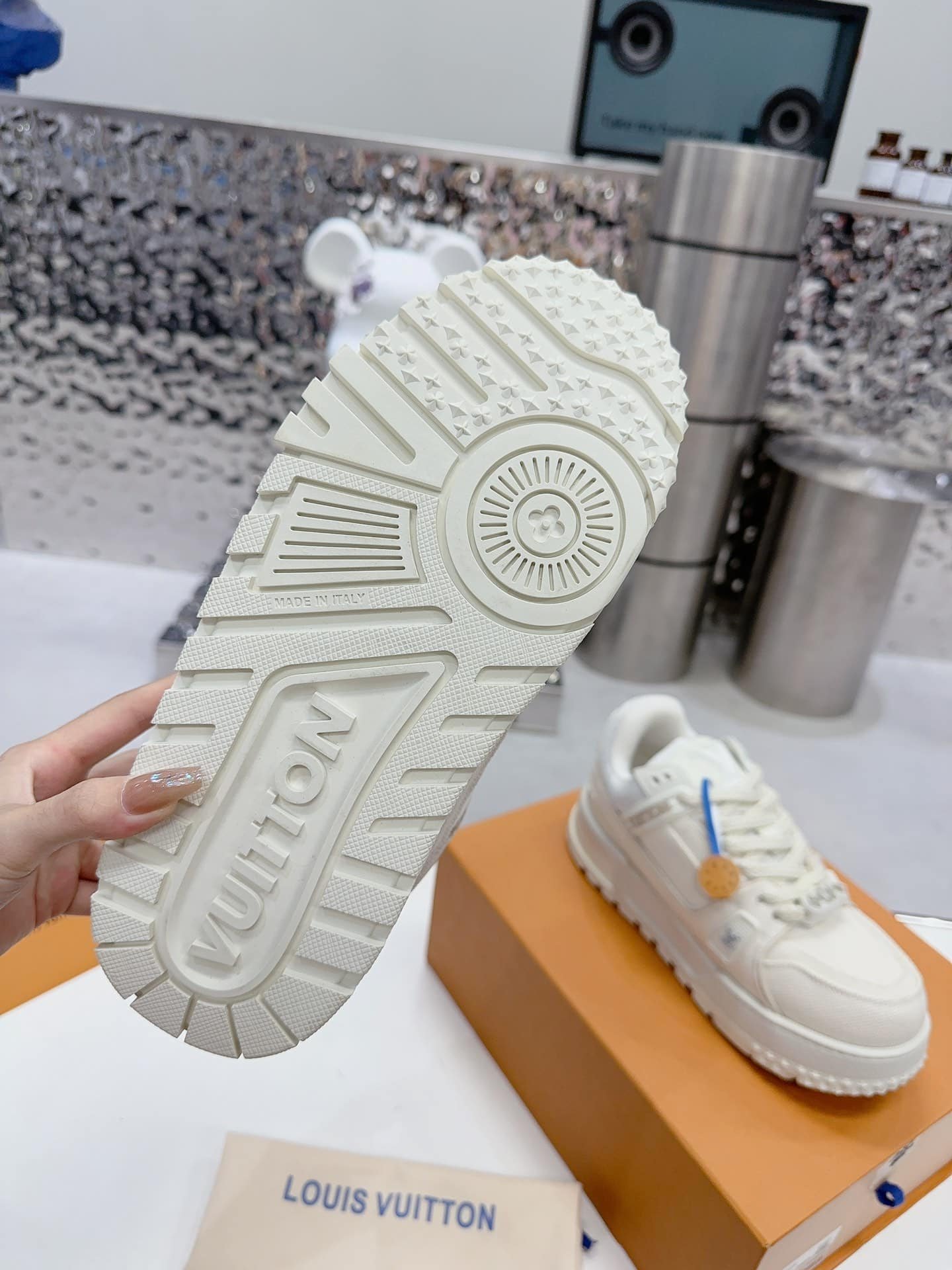 L0vis Vvtt0n Lv Trainer Maxi Sneaker White