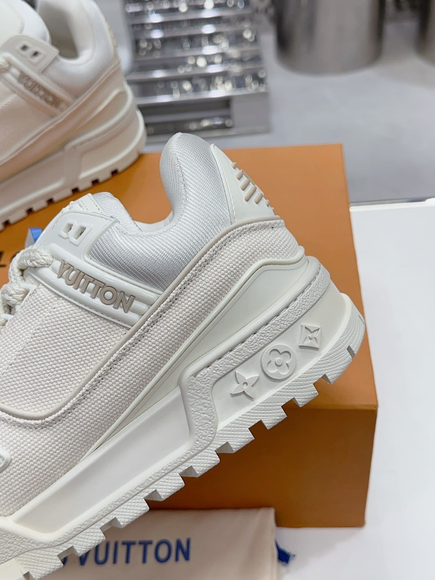 L0vis Vvtt0n Lv Trainer Maxi Sneaker White