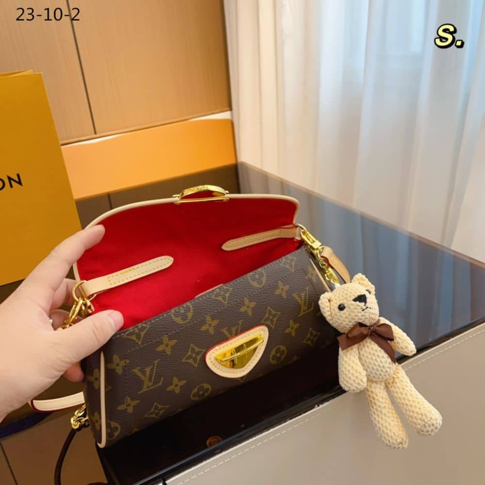 L0vis Vvtt0n Monogram Beverly Pochette Brown 25Cm