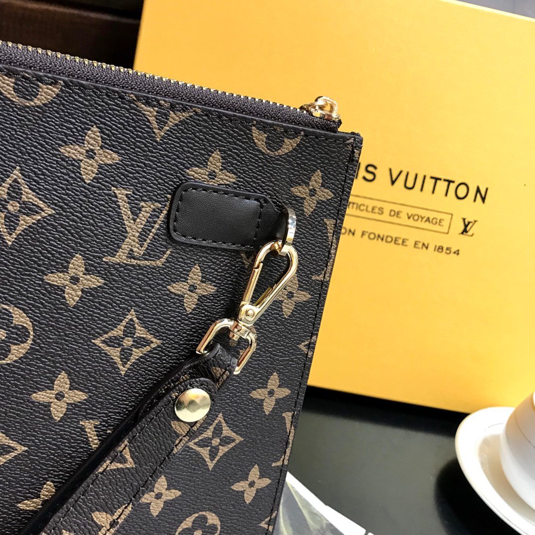 L0vis Vvtt0n To Go Pochette Monogram Brown 33Cm