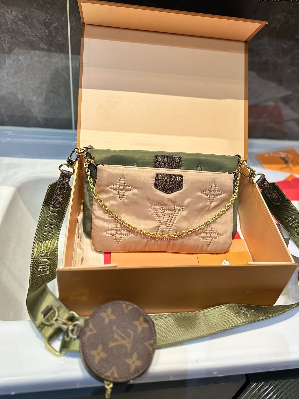 L0vis Vvtt0n Maxi Multi Pochette Accessoires Monogram Pilow Beige And Green 24Cm