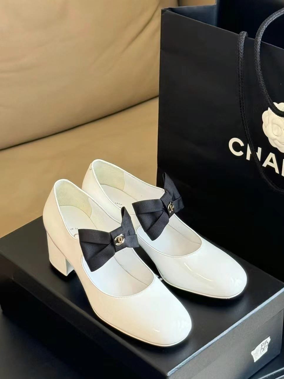 Ch**el Mary Janes White And Black G45356 B15113 Nt688