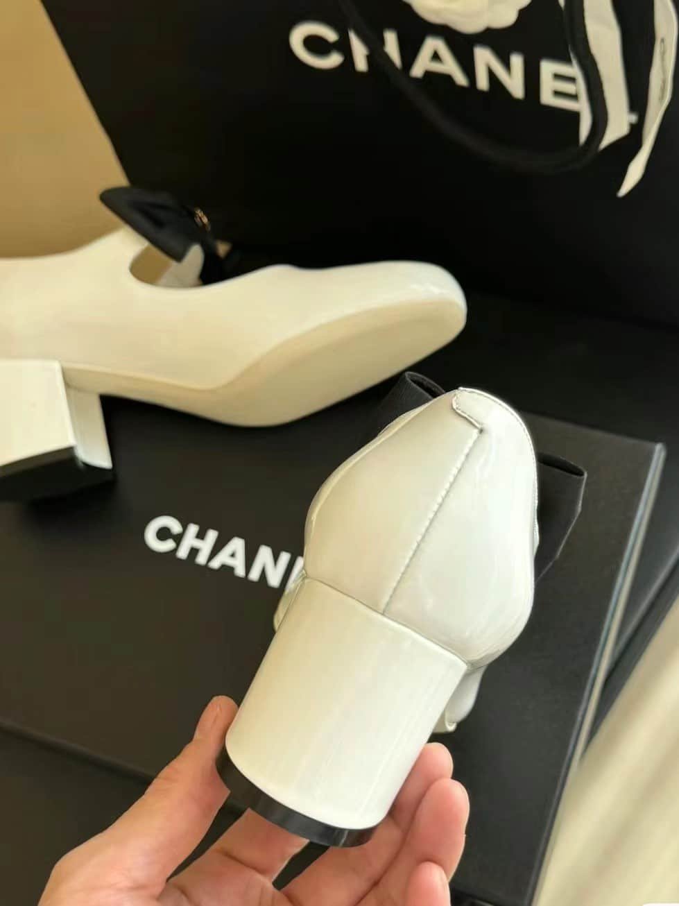 Ch**el Mary Janes White And Black G45356 B15113 Nt688