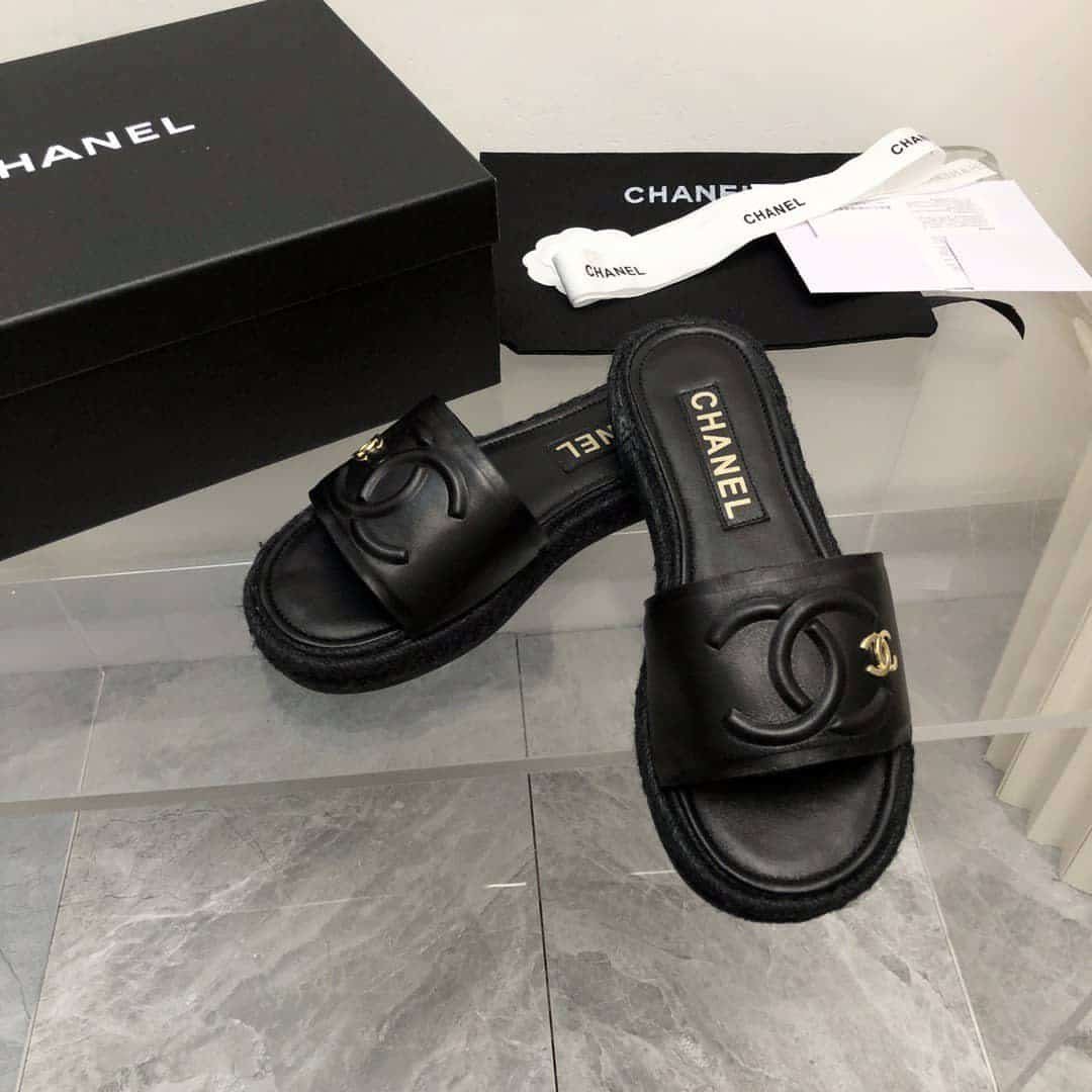 Ch**el Black Slide Cc Logo