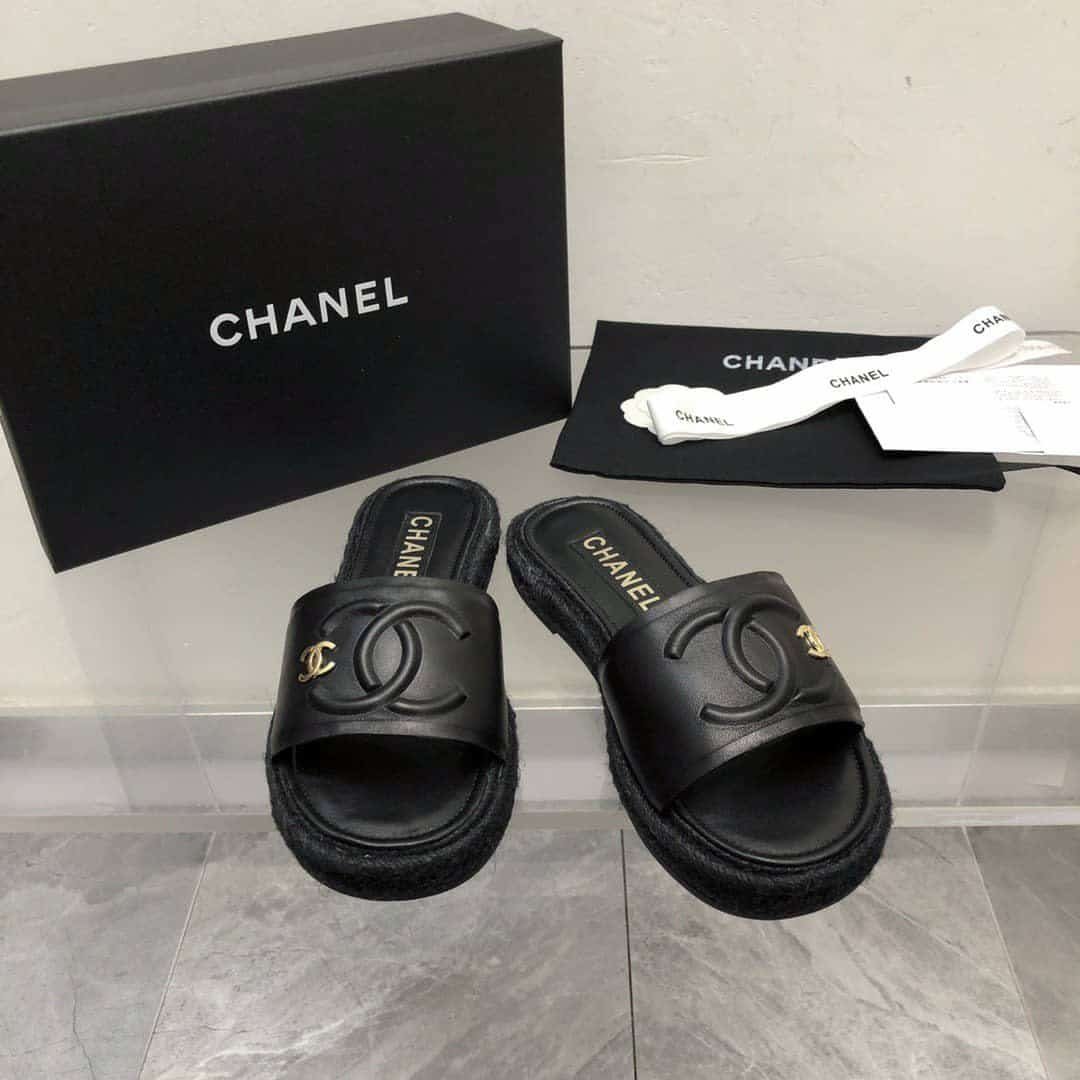 Ch**el Black Slide Cc Logo