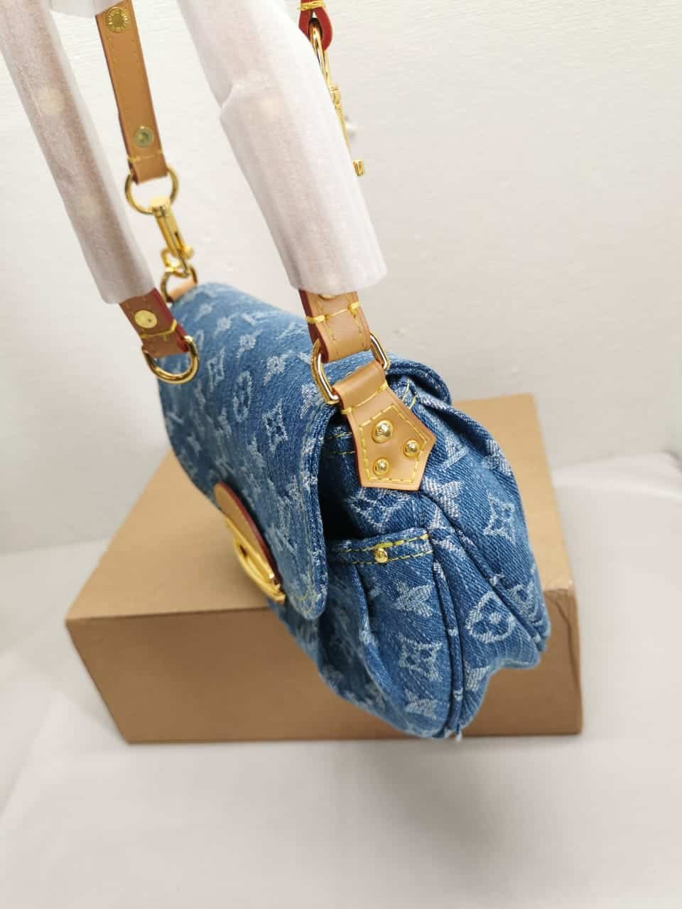 L0vis Vvtt0n Sunset Monogram Denim Blue 26Cm M46829