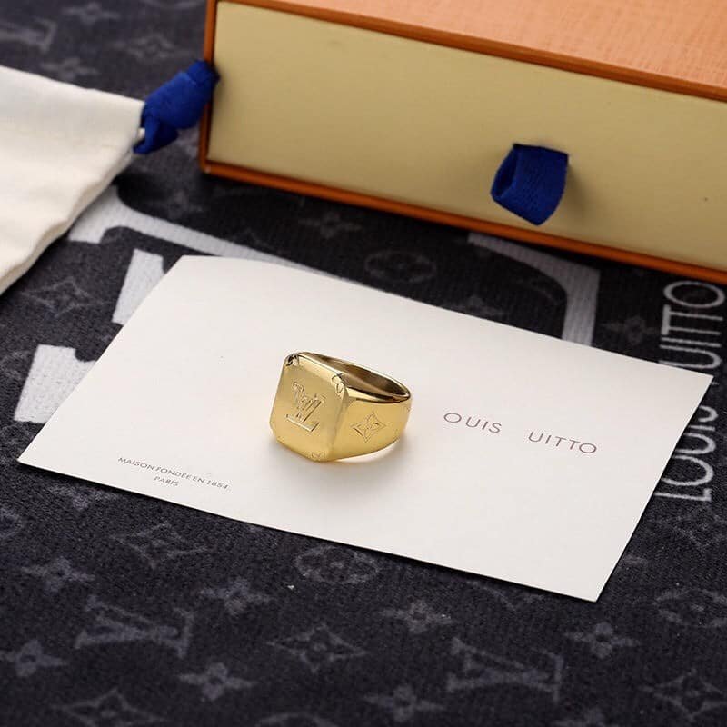 L0vis Vvtt0n Gold Ring