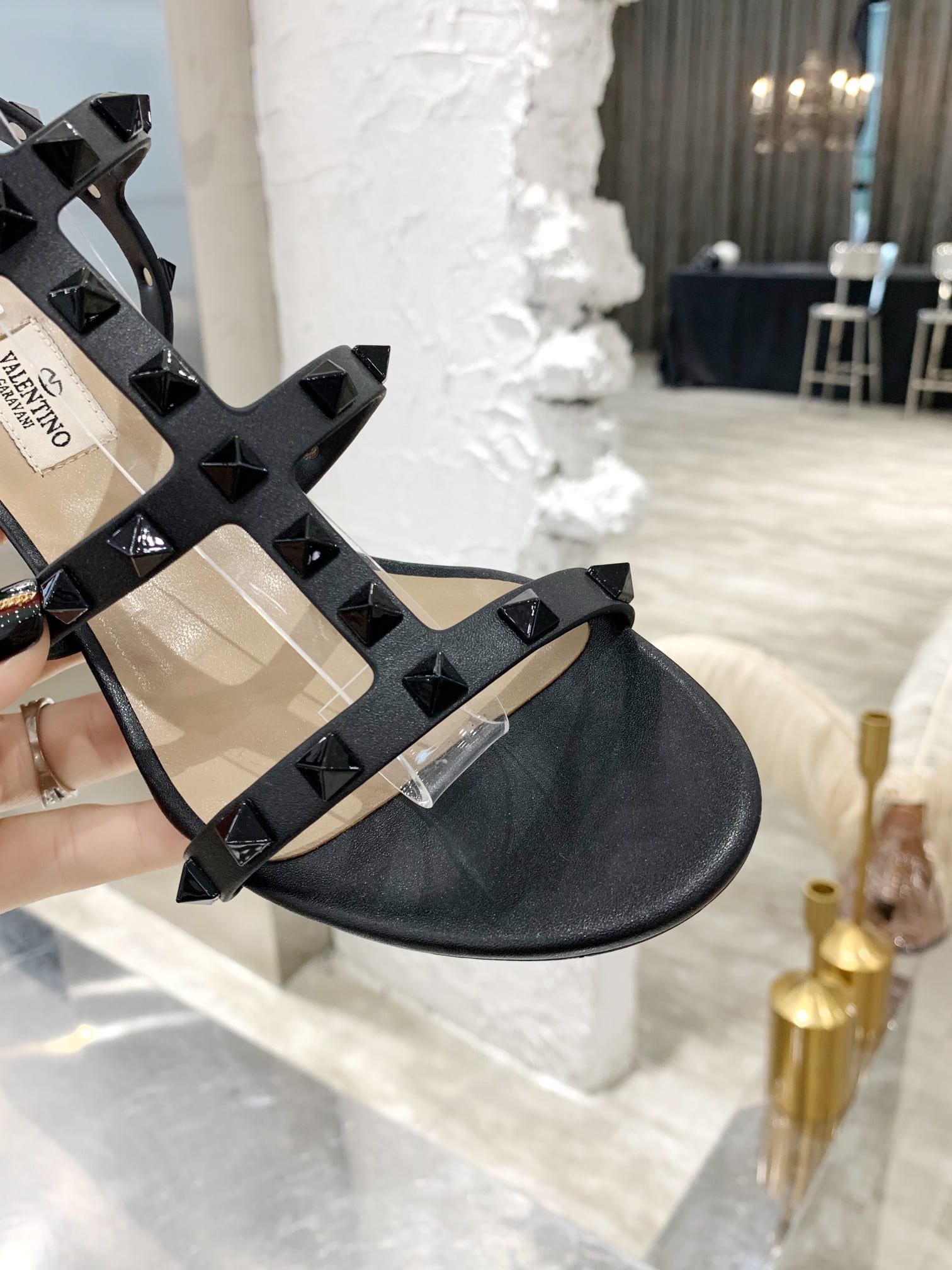 Va1e*ntin0 Garavani Rockstud Leather Sandals Black