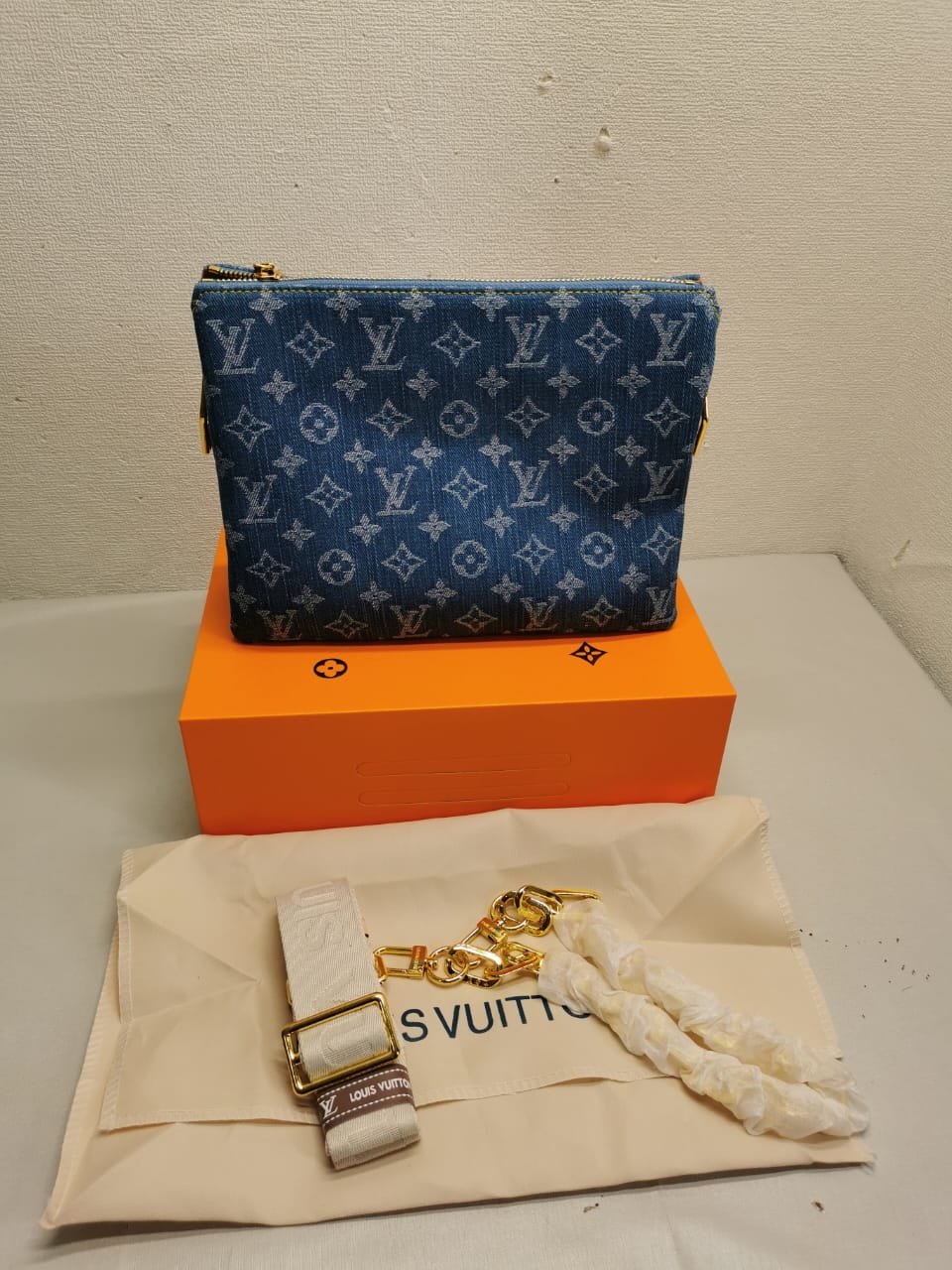 L0vis Vvtt0n Coussin PM Bag Denim Blue 26Cm M24564